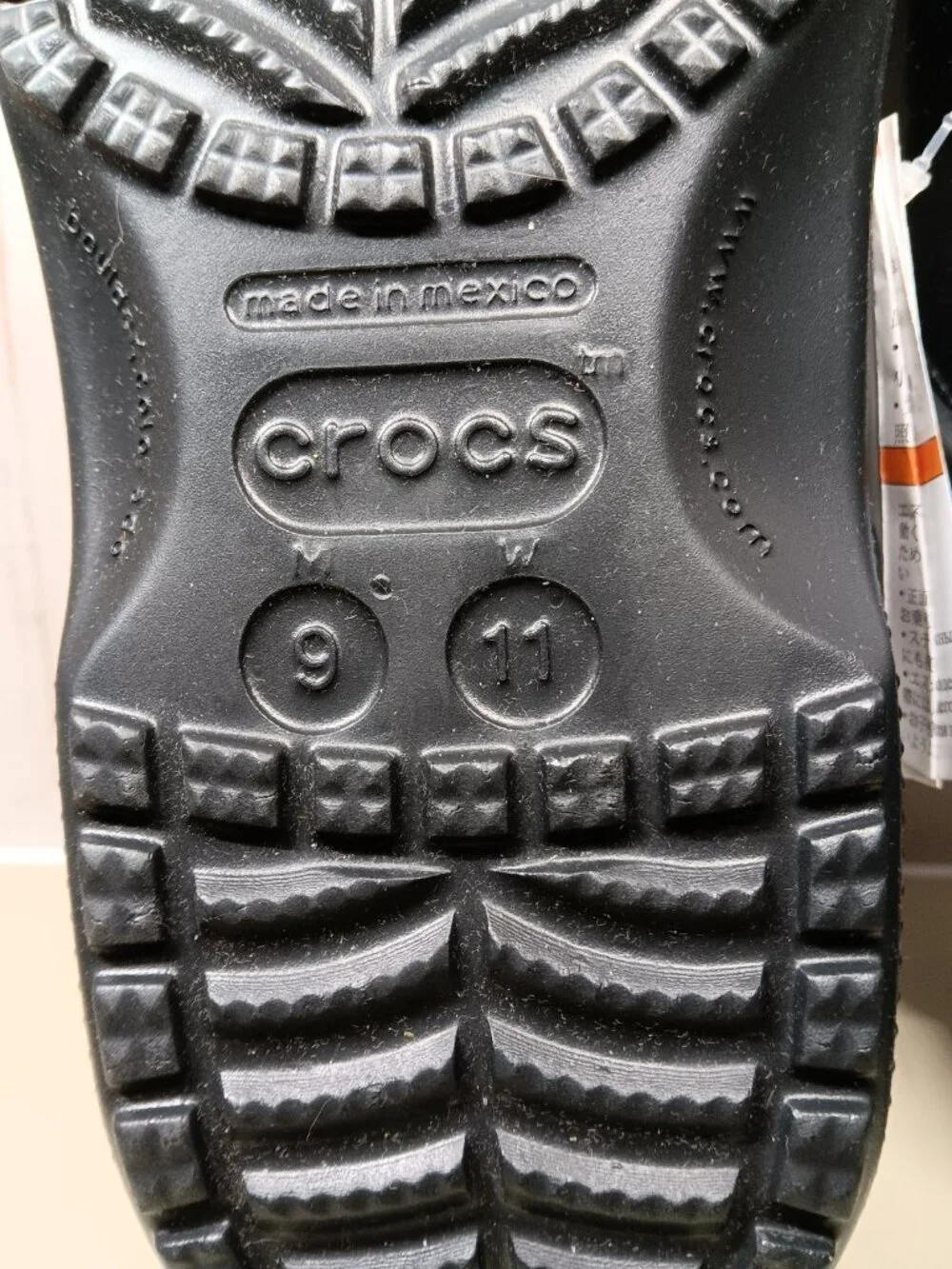 Crocs Mens 9/ Womens 11 Black Classic Brand New with Original Bag - Picture 6 of 7
